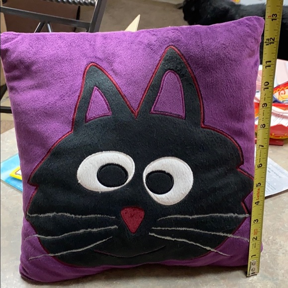Cat Pillow - Picture 4 of 4